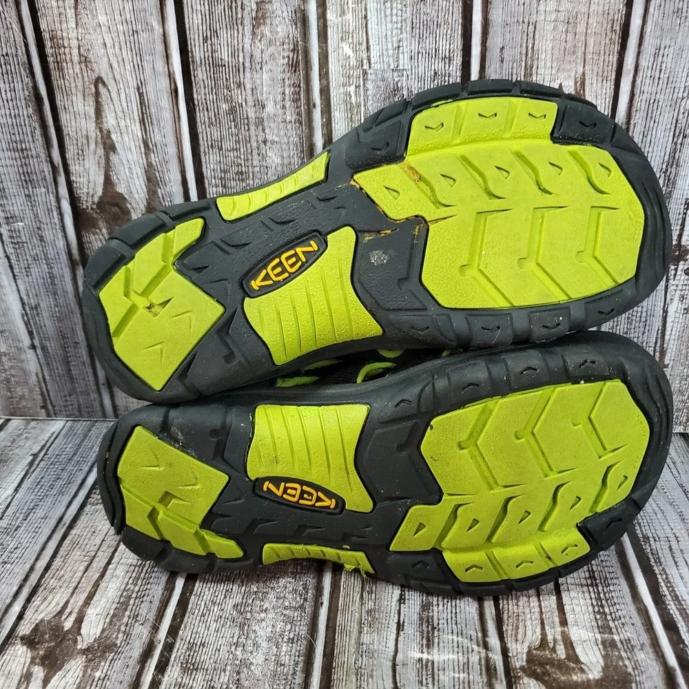 Keen Youth Newport H2 Waterproof Sandals Black Green Hiking Outdoor Trail Size 5